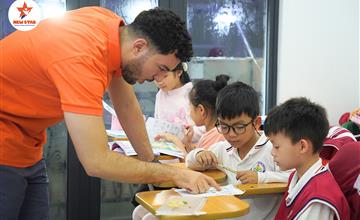 7 TIÊU CHÍ PHỤ HUYNH CẦN CÂN NHẮC KHI CHỌN TRUNG TÂM TIẾNG ANH UY TÍN CHO CON